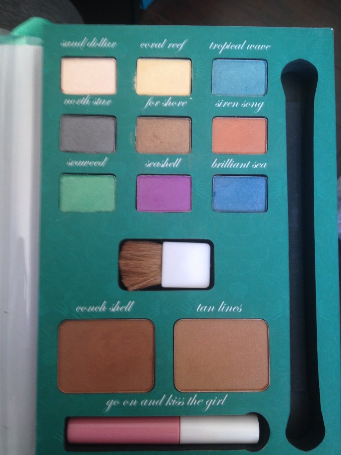 The eye shadow brush is now living in my brush jar but here is the rest of the Beauty Book.